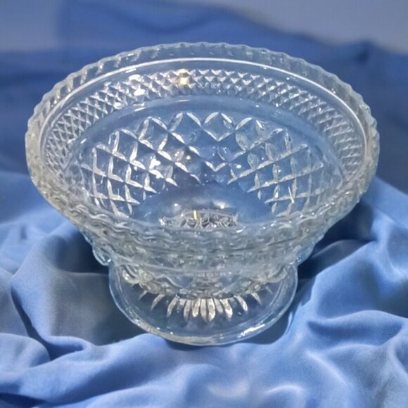 Vintage Anchor Hocking 'Wexford' Heavy Clear Cut Glass Pedestal Bowl‎ with Lid - Picture 3 of 9